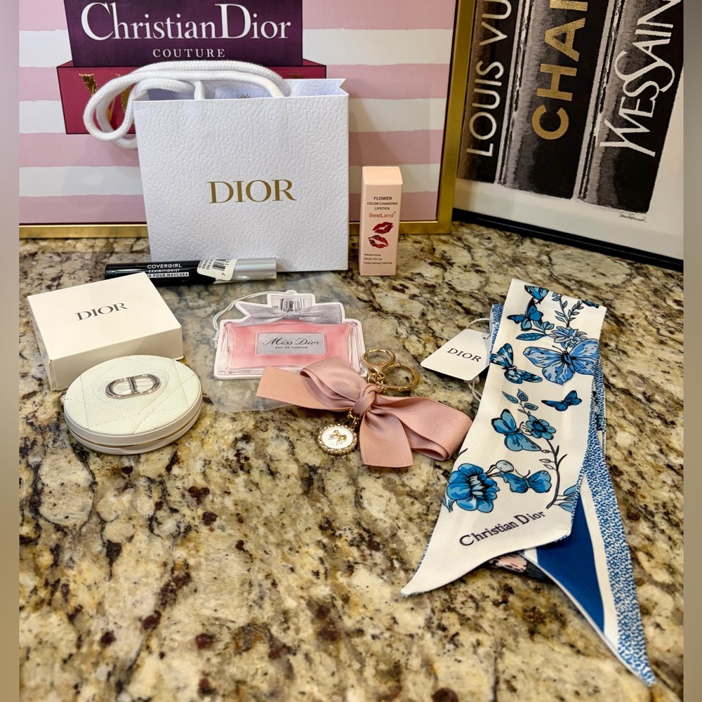 NWT DIOR BEAUTE BUTTERFLIES 100% SILK SCARF/CD 2-way mirror/mascara,lipstick +